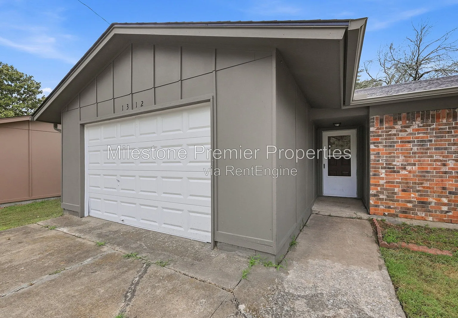 3 bed, 2.0 bath, 1212 sqft, $1,495 — Photo 3
