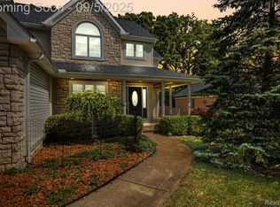 7750 Stout Ave, Grosse Ile, MI 48138