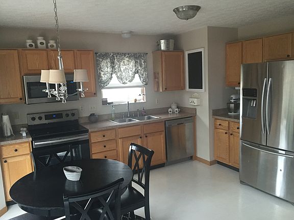5th image of 441 Bauhaus St