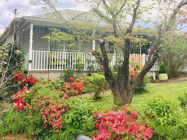 135 Hampton St, Sylva, NC 28779