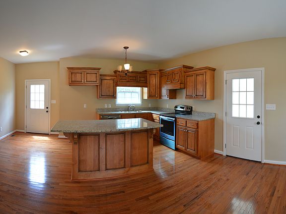 Custom Cabinets w/ Granite!