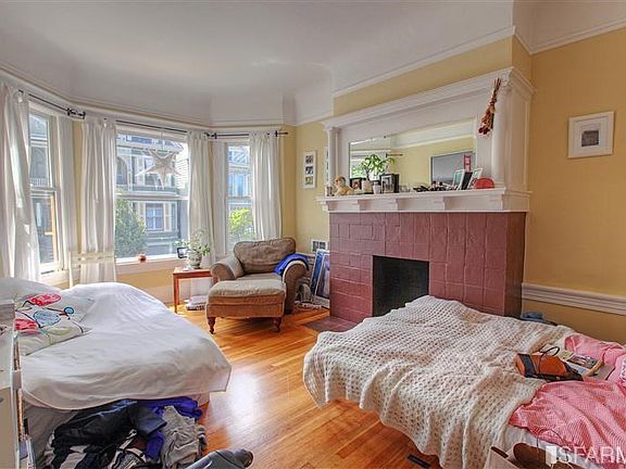 2nd image of 114 Belvedere St #114/1