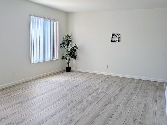 4th image of 2890 W 235th St #11