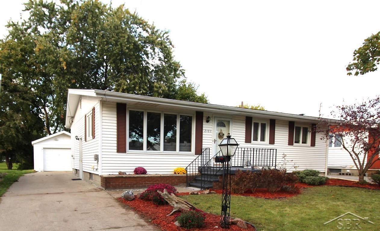 2103 N Brentwood Pl, Essexville, MI 48732 Zillow