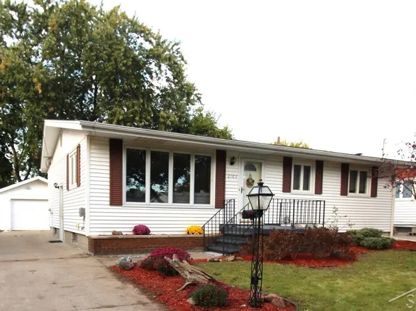 2103 N Brentwood Pl, Essexville, MI 48732