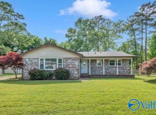 11316 Maplecrest Dr SE, Huntsville, AL 35803