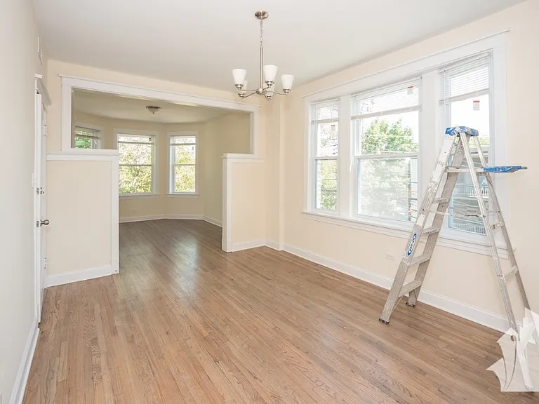 2229-2231 W Wilson Ave #3R — Photo 2