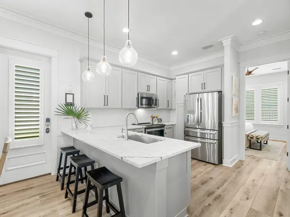 2478 Bungalo Ln, Miramar Beach, FL 32550