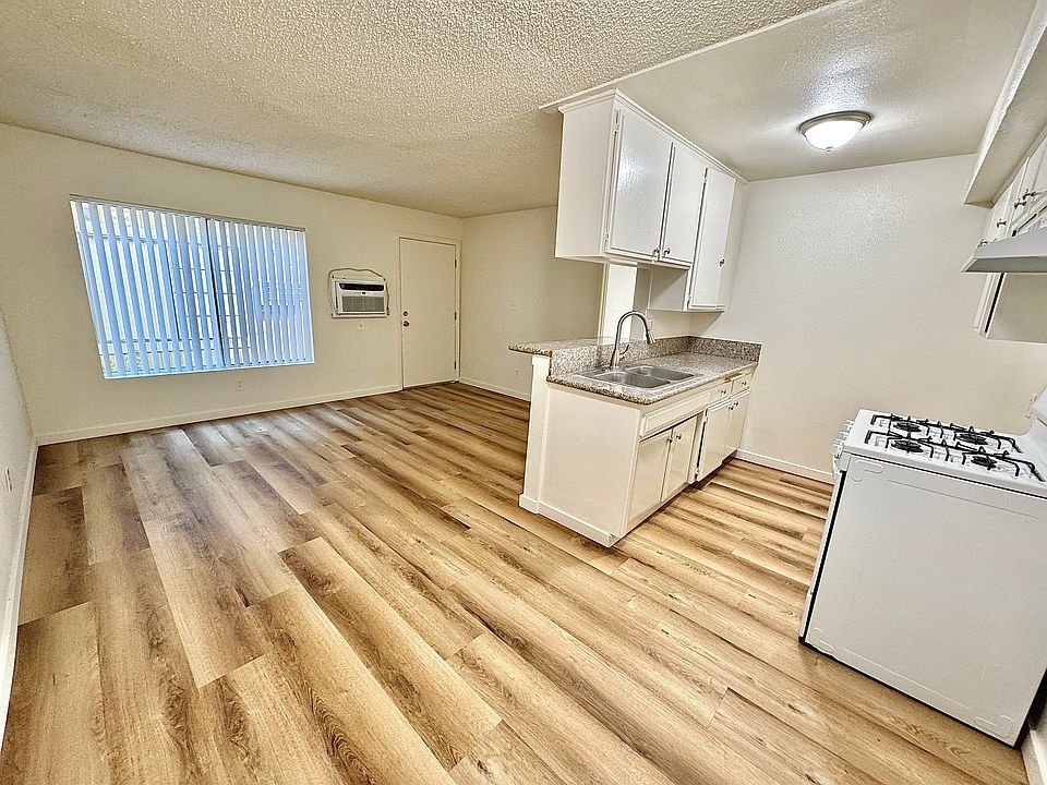 1st image of 7423 N Lankershim Blvd APT 15