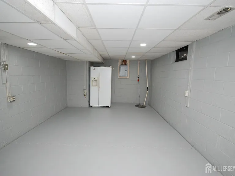 1 Wellington Ct — Photo 21