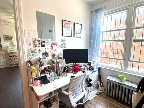 556 6th Avenue image 7 of 12