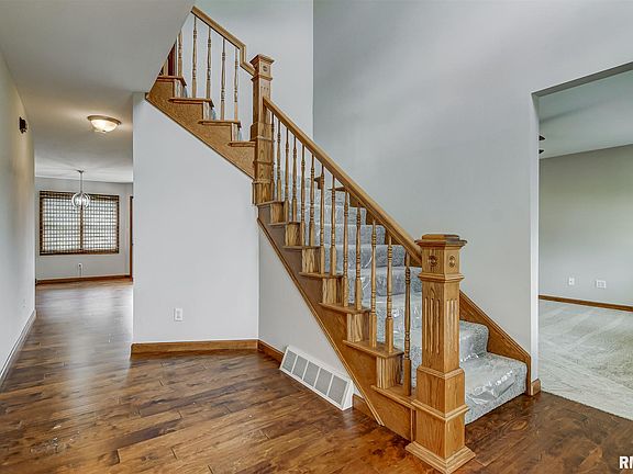 3rd image of 990 Brittin Pl