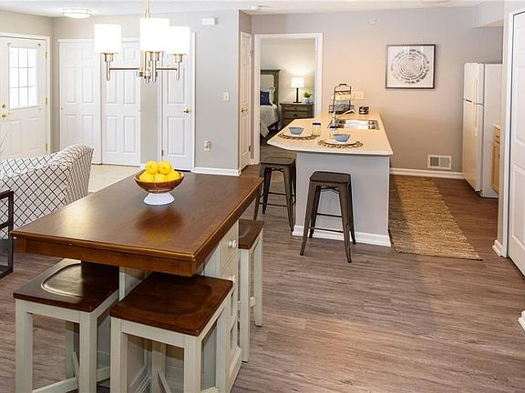 4th image of 1411 Hill Park Ct #1411