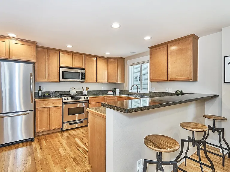8552 Midvale Ave N #B — Photo 4