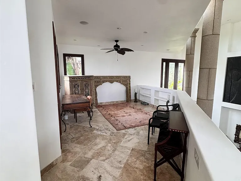 633 Fern Gln — Photo 13