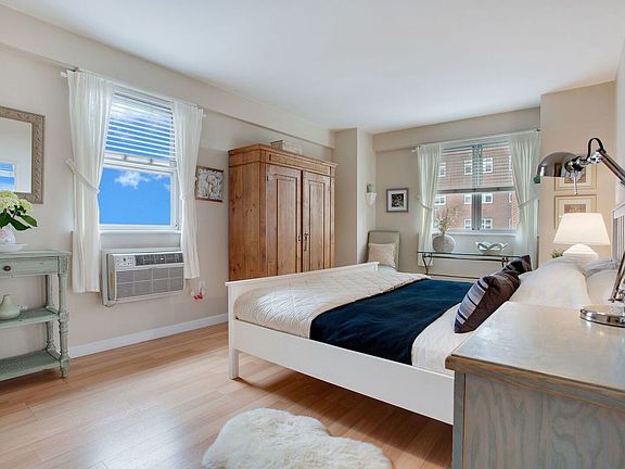5th image of 52-30 39th Dr APT 7G