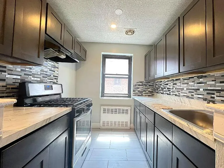 130 Chancellor Ave #5A — Photo 1