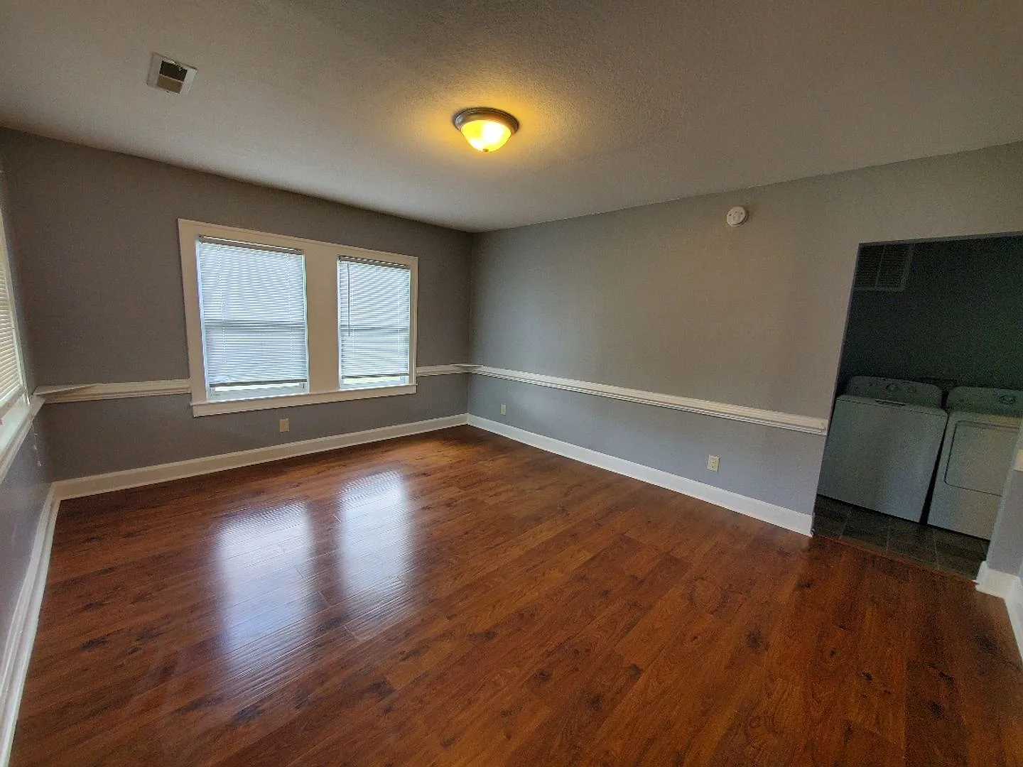 Charming 3BR/1BA Home for Rent Conveniently Located Near the US Coast Guard Base — Photo 2
