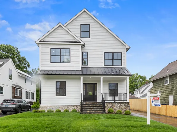 879 Riverside Drive, Fairfield, CT 06824