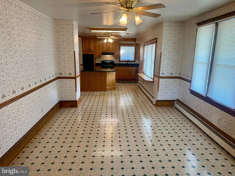 300 Asbury Ave — Photo 9