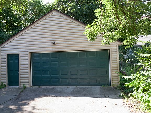 5th image of 1122 Haywood Dr