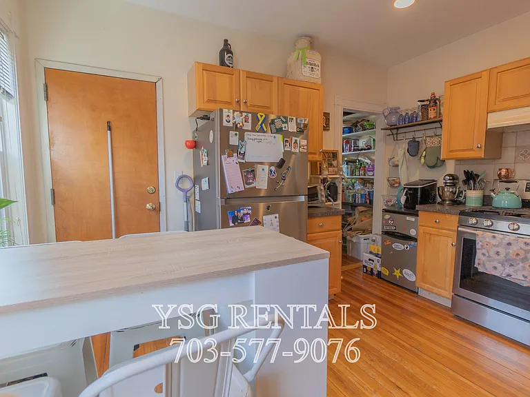 40 Easton St #1 — Photo 6