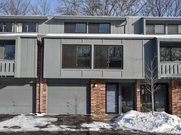 474 W Willow Ct #474, Fox Point, WI 53217