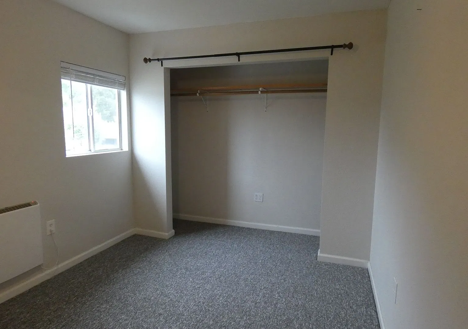 Country Living-2 bedroom, 1 bath apartment — Photo 4