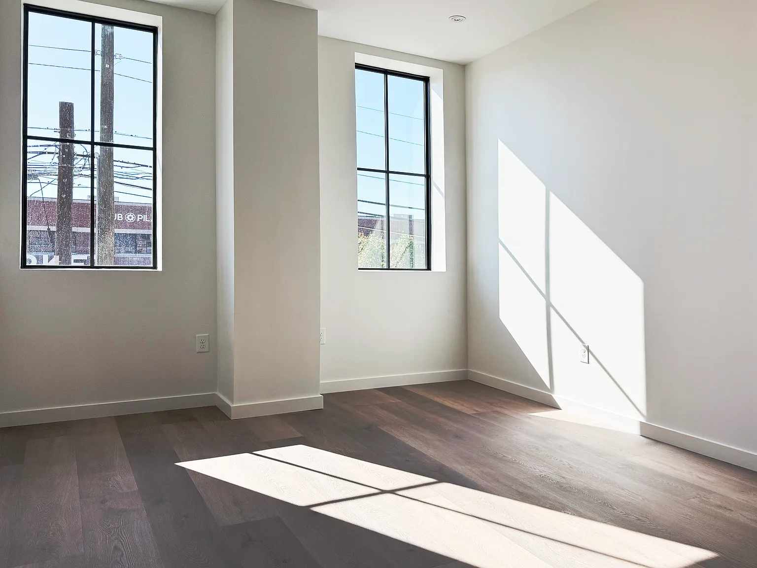 2 bed, 1330 sqft, $1,900 — Photo 4