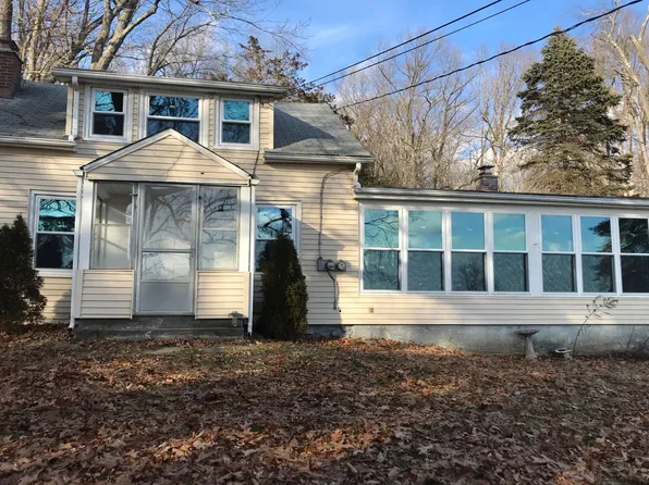 31 Stone Rd, Burlington, CT 06013