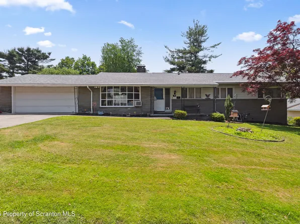 15 Hall Ave, Clarks Green, PA 18411