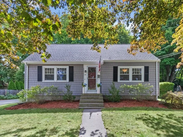 114 Lewis Ave, Walpole, MA 02081
