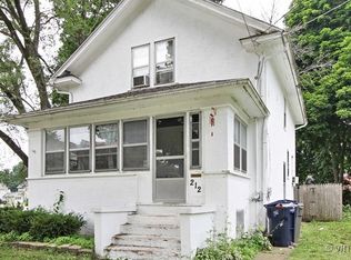 212 Jewett St, Elgin, IL 60123