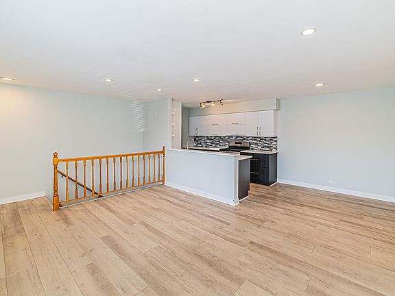 2nd image of 1566 Cove Dr #1566
