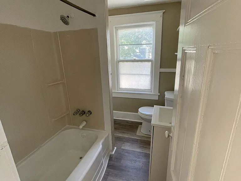 112 Winterroth St #UP — Photo 6