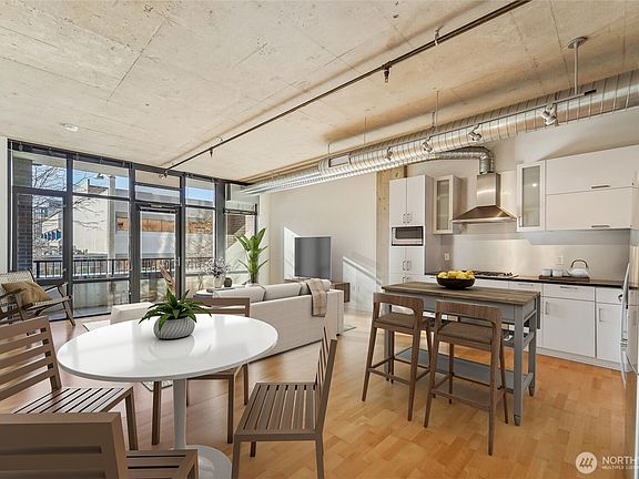 2nd image of 2720 3rd Avenue #314