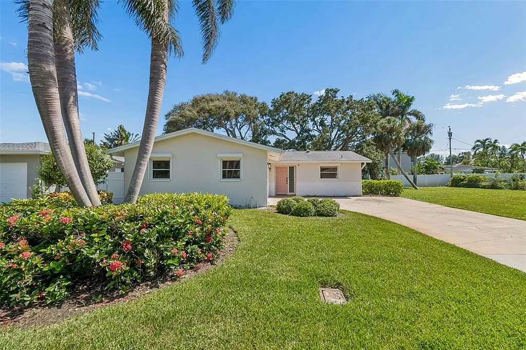 2 bed, 2.0 bath, 1310 sqft, $4,000 — Photo 3