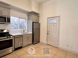 Spacious 2 bedroom with large storage room and shared yard steps from West Oakland bart!, Oakland, CA 94607