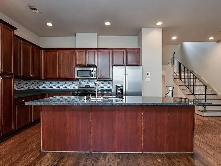 2908 Leeland St — Photo 14