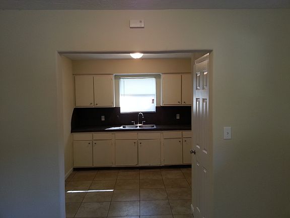2nd image of 4710 Shreveport Blvd