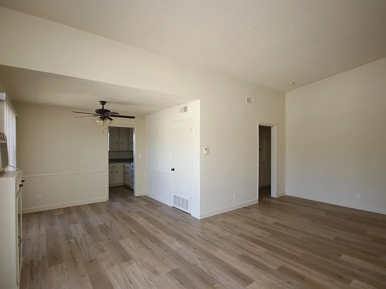 1600 W Huntington Dr #2A — Photo 4