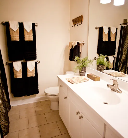 1513 E Franklin St #111 — Photo 8