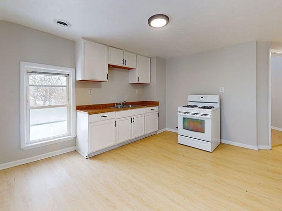 3rd image of 3130 W 30th St #78638D754