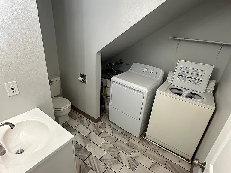 1685-1691 Salishan St SE #1687 — Photo 11