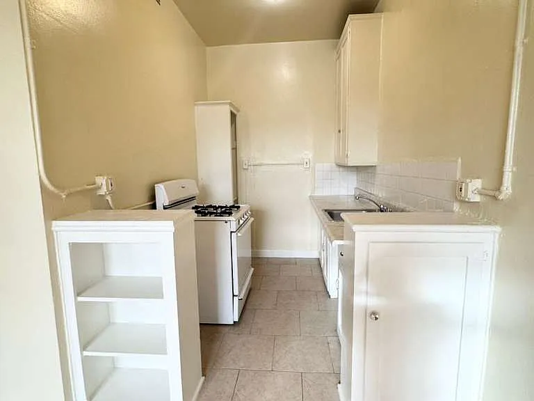900 S Kingsley Dr #407 — Photo 9