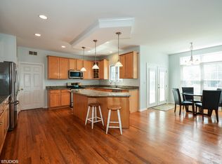 2123 Brookwood Dr, South Elgin, IL 60177