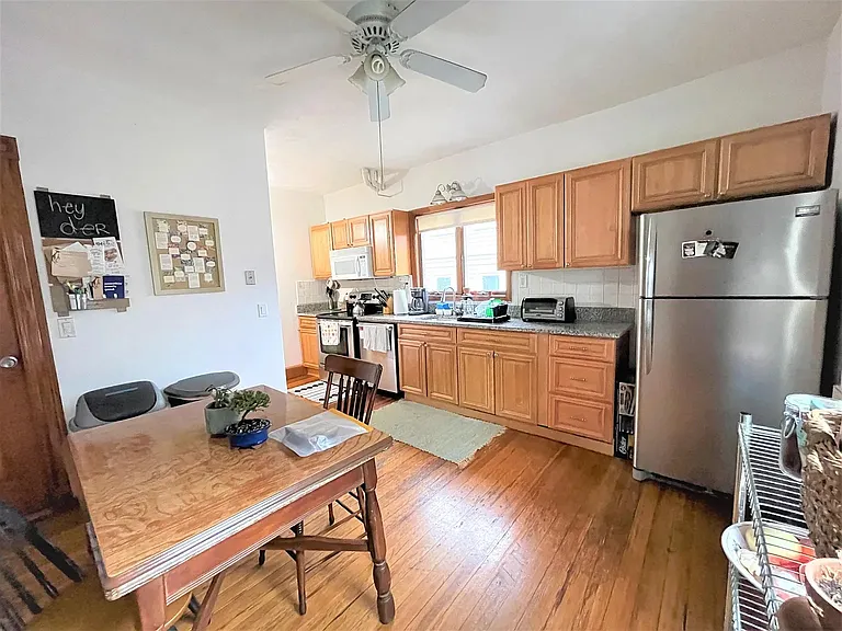 10 Dickson St #1 — Photo 4