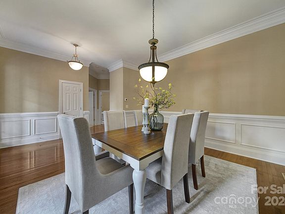 4th image of 9319 Ginhouse Ln