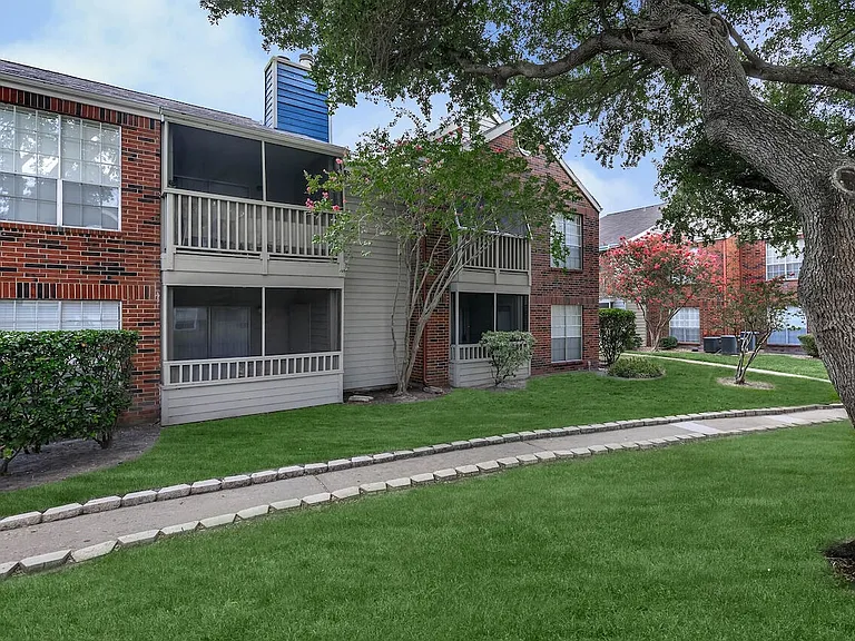 Sawgrass Apartments — Photo 29