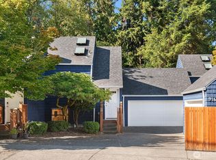 9165 45th Ave SW APT 2, Seattle, WA 98136